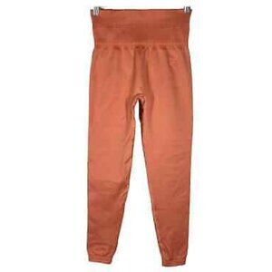 GYMSHARK Leggings in a light Coral Colour - Size S - 21" Inseam - EUC